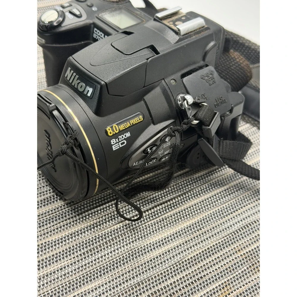 Nikon Coolpix 8700 8.0MP Digital Camera 8x Optical Zoom Black Untested AS IS